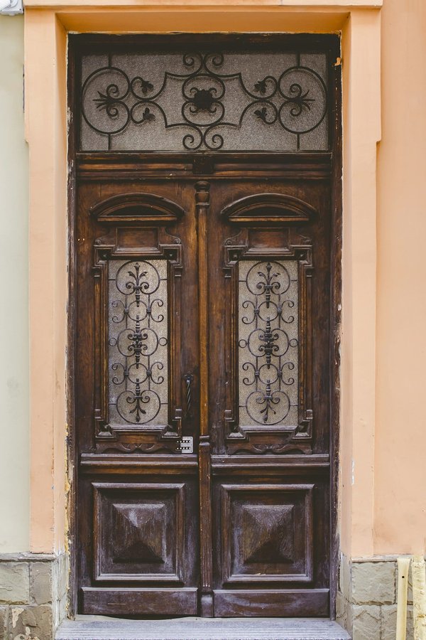 What are the best coastal walks in Aberdeenshire for dramatic scenery?